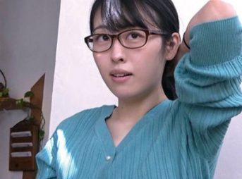 【恵】「えっちな事大好きなの」眼鏡で貧乳の地味な他人妻との不倫旅行でセックス