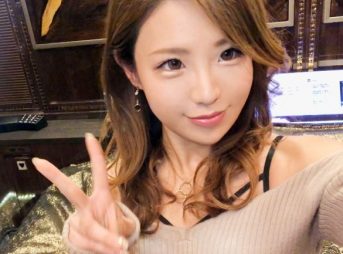 ２５歳GAL人妻はヤリマン不倫ビッチ♡他人オチンコを美味しそうにフェラしてラブホ密会ＳＥＸでハメまくり旦那に内緒で本気イキ