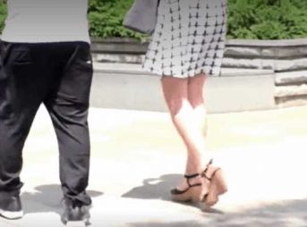 金髪の外人奥様を街角でナンパ。車の中で電マ責め...ホテルに連れ込み他人おチンコをフェラさせて中出し不倫SEX