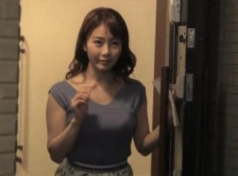 【他人妻不倫】息が詰まる日常から抜け出し人生初の浮気！年下青年のデカちんぽに溺れる淫乱美人妻！