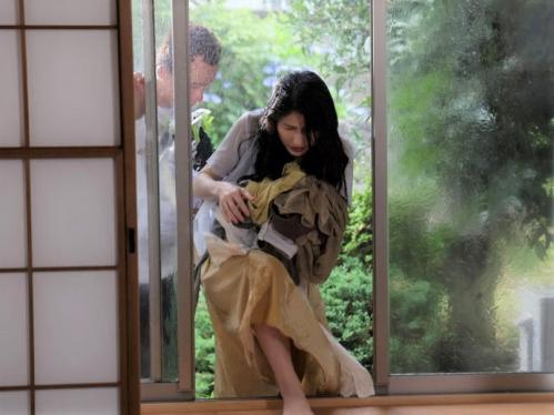 【母子相姦】暴風雨でオヤジが帰ってこない！憧れの義母に欲望を抑えられなくなって遂に念願の性交へと！