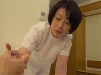 【熟女マッサージ】『そんな事したらダメよ！』勃起ちんぽ握らされ発情するおばちゃん！熟れた身体をハメまくる！