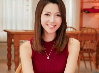 ≪熟女≫『緊張しちゃう』巨乳エロボディな人妻の誘惑セックス