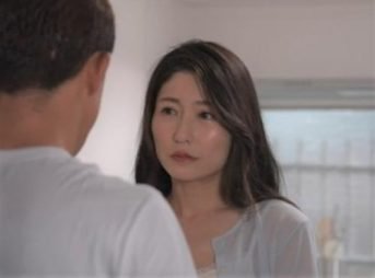 【熟女】綺麗すぎる義母に発情して襲っちゃう息子『あぁ、またイッちゃう…』満更でもないスケベ母さん！