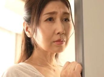 【熟女】代理で高齢出産したお母さんが娘婿のちんぽを忘れられず…　産後処女をハメてもらって異常に乱れ狂うおばさん！