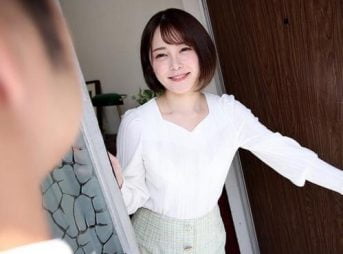 【出張マッサージ】散々発情させられ、ヤラないで帰ろうとする施術師！思わず延長懇願する火が付いた淫乱奥様！