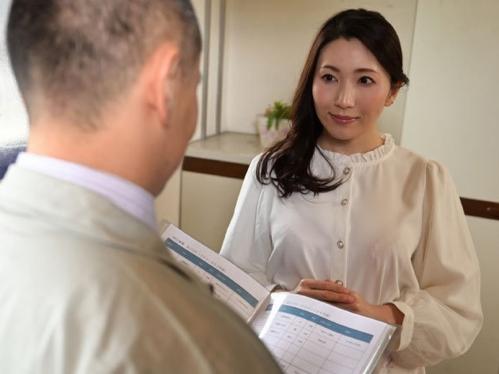 『オナニーよりエッチの方がいいだろ』管理人にオナニーを覗かれ脅される！強引にちんぽパコられる熟女奥様！