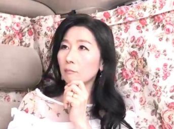 【マダムナンパ】押しに弱い言いなり人妻51歳！ホテルに連れて行かれ巨乳熟れボディに中出しされてしまう！