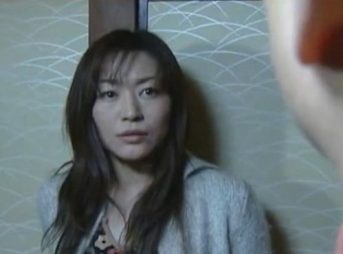 【ヘンリー塚本】水道屋を装ったオトコに犯〇れる奧さんだが…　旦那とは違うパワフルセックスに堕ちてしまう！