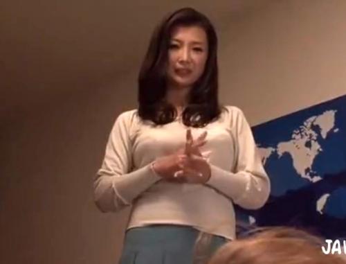 普段は貞淑な義母がアナル狂いのS女熟女だった！背面性交下品なアナルを息子もハメてしまう近親性交！