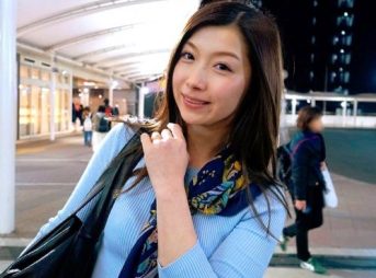 【他人妻ナンパ】浮気心に火がついた三十路妻！一夜限りのちんぽを自ら咥え、疼くマ〇コに濃厚膣内ザーメン発射されてしまう！