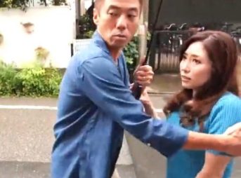 路上トラブルがきっかけで犯されてしまう！自宅に押し入られ抵抗も空しくチ〇コにメッタ突きされる！