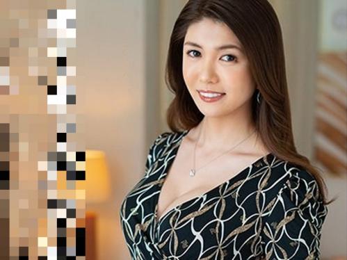 『大きくてチョット怖い…』勇気を出して挿入してみる熟熟女妻！ご無沙汰+巨根に激イキしてしまう淫らな醜態！