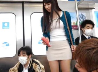 【チカンレイプ】不良学生を注意してしまった美脚奥様！腹いせに犯されてしまう凌辱の膣内ザーメン発射エッチ！