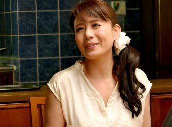 尋常じゃない暑さで性欲崩壊！絶倫”兄”の暴力交尾でメス奴隷に調教された妹ちゃんのスケベデカぱいな他人妻マダム…＜フェラ抜き×口内ザーメン発射＞