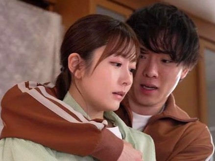 【奥様NTR】2児のママの美奥様が長男の少年団のコーチに迫られ…えろスレンダー美女が他人棒に寝取られ浮気中出しSEX