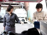 【奥様浮気】旦那のおとうさんの工務店に勤めるガテン系のOL上司が道端で泥酔…部下がお持ち帰りして連続中出しセックス【エロドラマ】